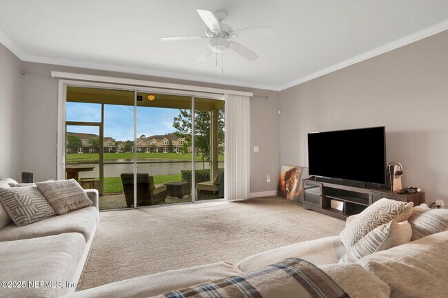 Building Photo - 6846 Roundleaf Dr