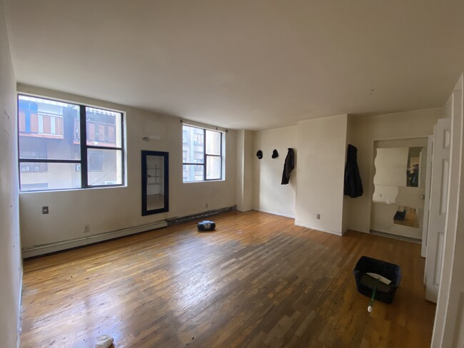 Building Photo - 274 Willoughby Ave