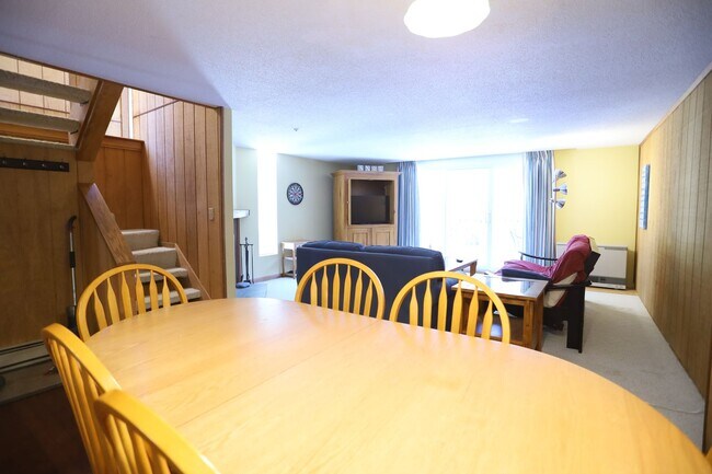 Building Photo - 52 Orris Rd