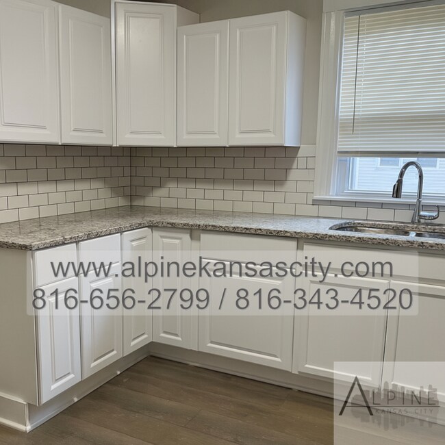 Foto del edificio - Beautiful Rehab on Corner Lot in Midtown, ...