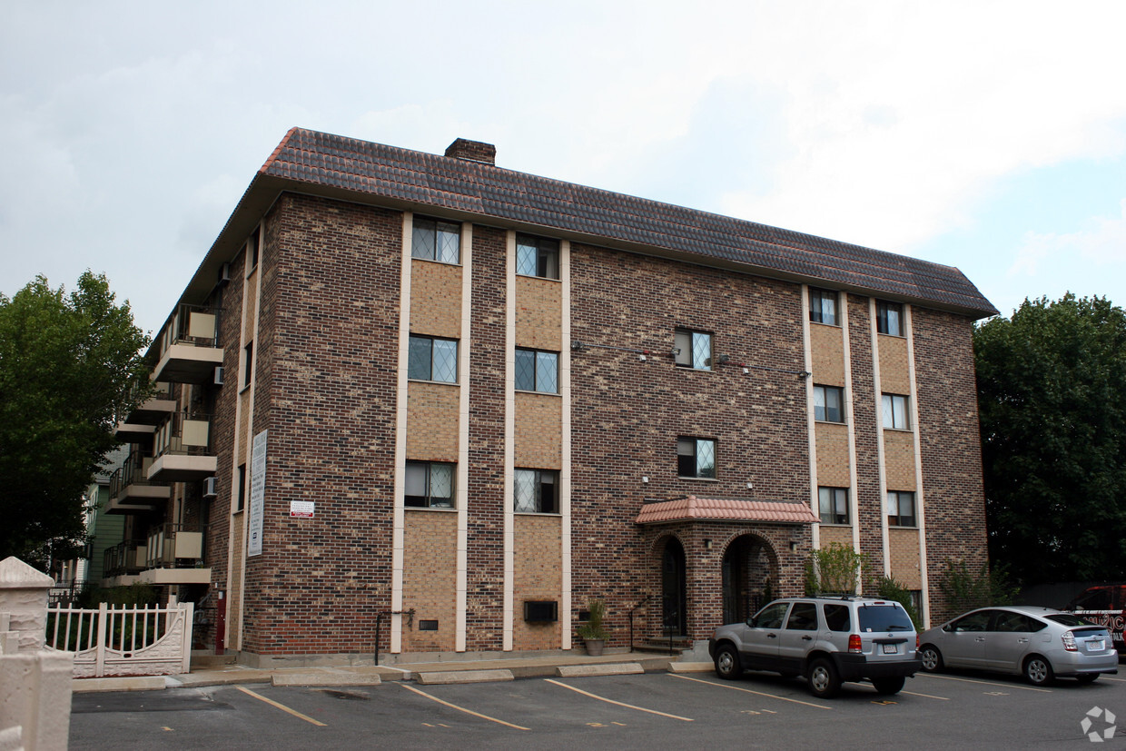 Building Photo - Lowell House Condominium