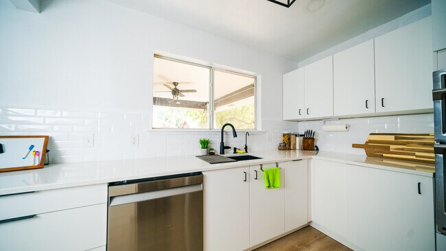 Foto del edificio - 5606 Meadow Crest