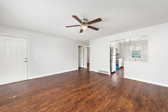 Foto del edificio - Beautifully Updated 1/2 Duplex in Prime Kansas City Location!