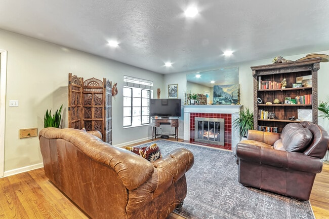 Building Photo - 1220 Binford St