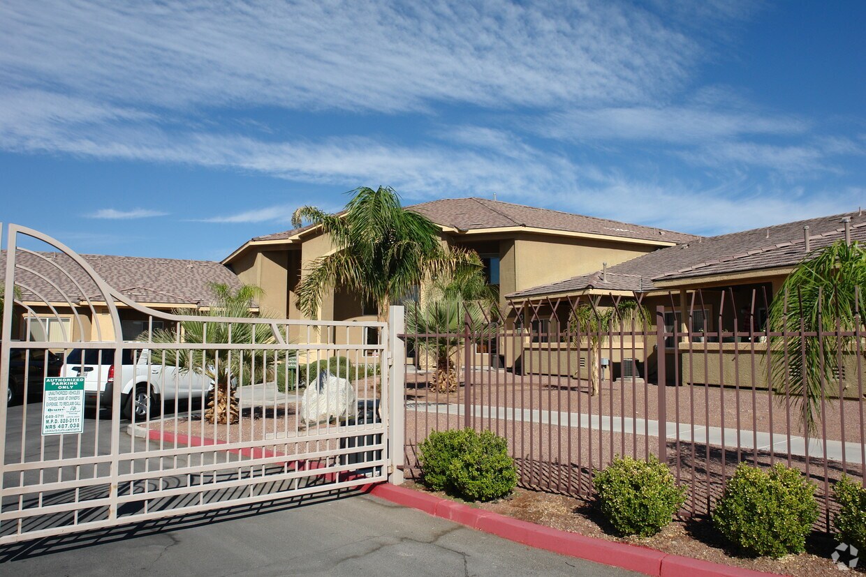 Foto principal - Louise Shell Senior Apartments