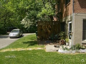 Building Photo - 806 Malabu Dr