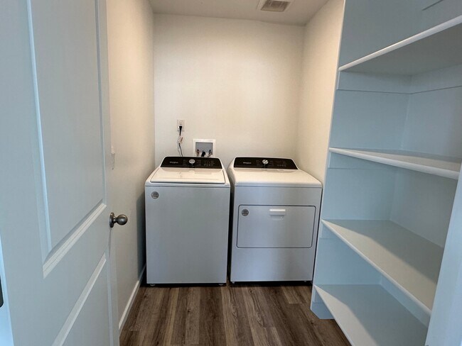 Foto del edificio - 253 Portside Ln