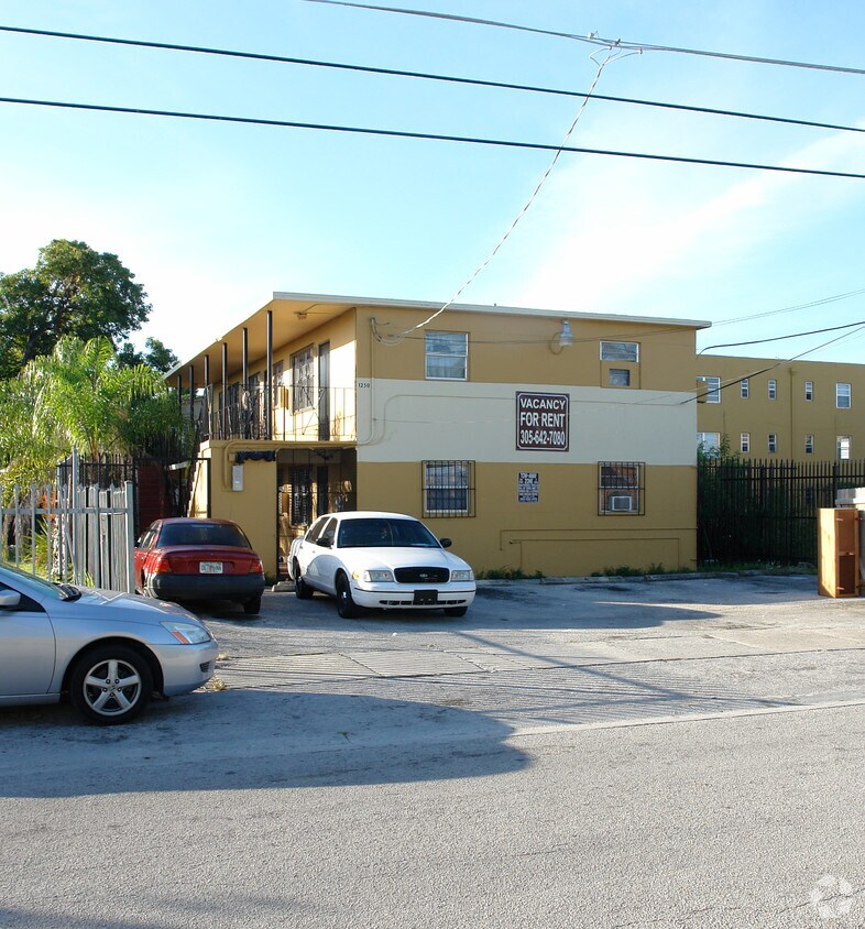 Foto principal - 1250 NW 60th St