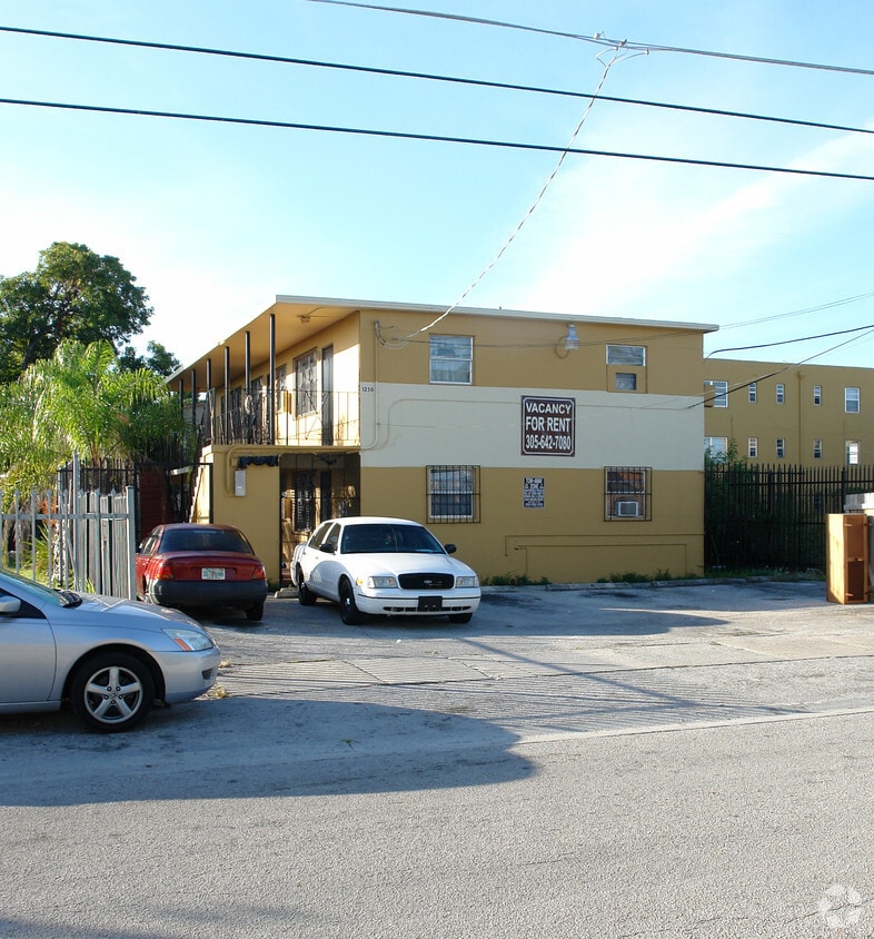 Primary Photo - 1250 NW 60th St