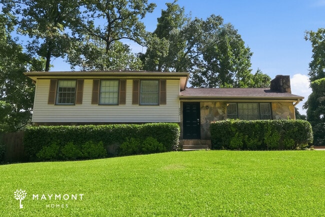 Building Photo - 8455 Magnolia Dr
