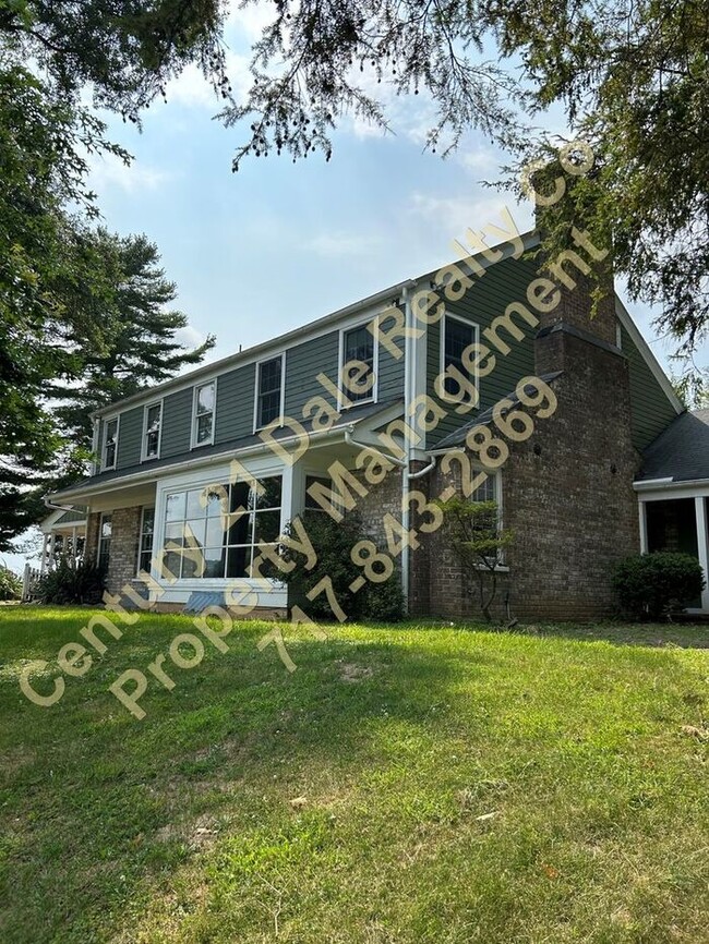 Building Photo - 4 BR House in Eastern School District with...