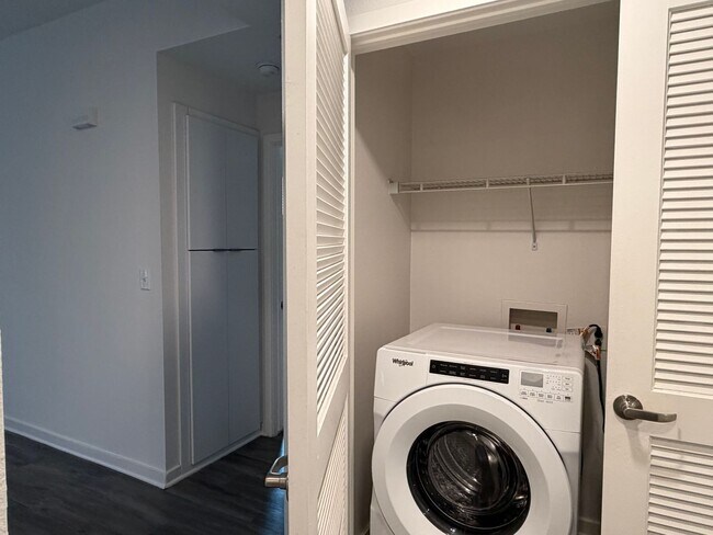 Interior Photo - Canvas LA