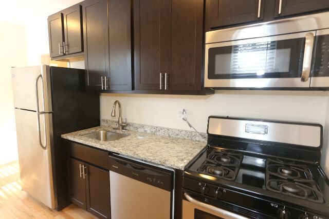 Foto del edificio - 4033.5 N Ashland Ave