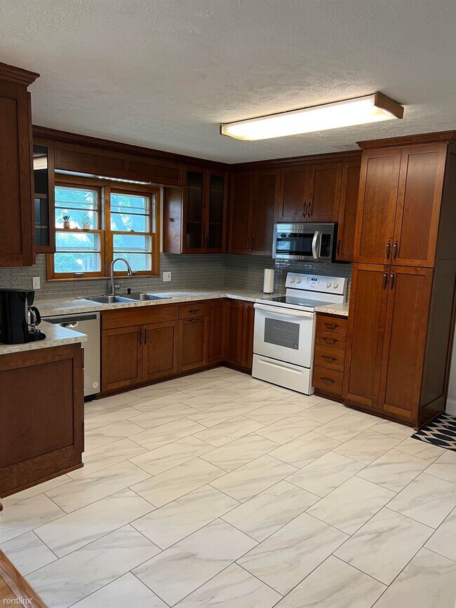 Building Photo - 4 br, 3 bath House - 1826 West 22nd Street