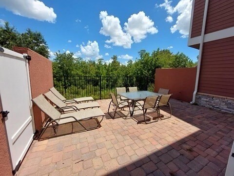 Foto del edificio - 7550 Sunville Ave