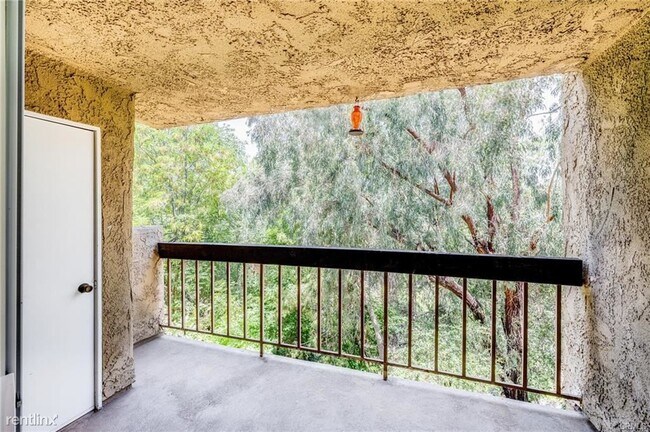 Building Photo - 2 br, 2 bath Condo - 3481 Stancrest Dr Uni...