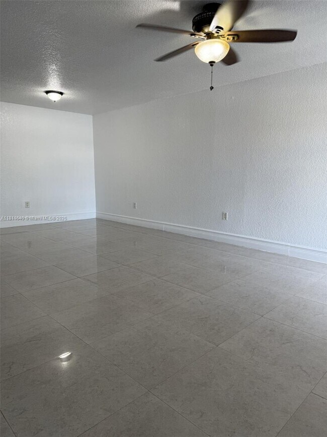 Foto del edificio - 19558 NW 55th Circle Pl