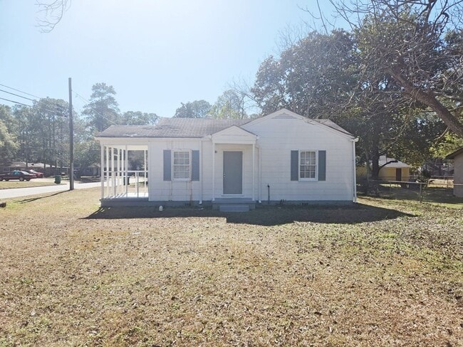 Building Photo - 1200 W Lincoln Ave