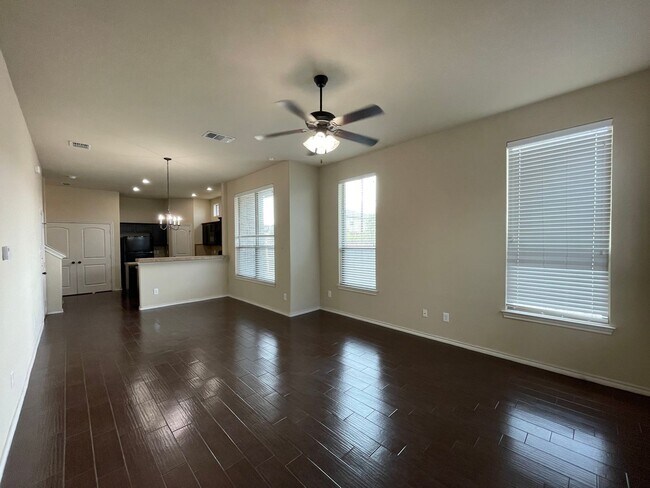 Foto del edificio - Townhome for rent