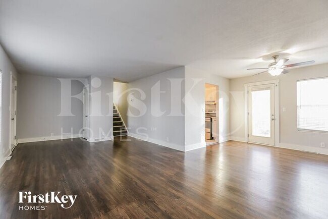 Building Photo - 1005 East Elm Street