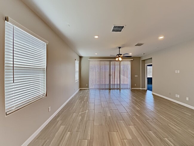 Building Photo - 416 S 202nd Ln