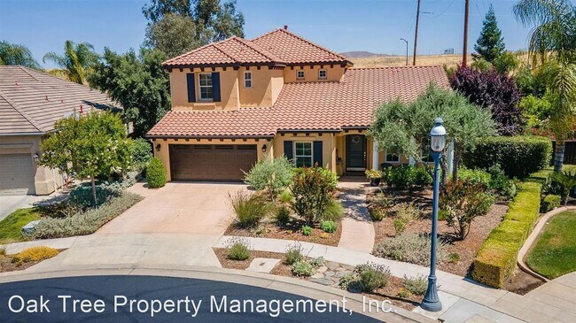 Foto del edificio - 4 br, 3.5 bath House - 3381 Serena Avenue