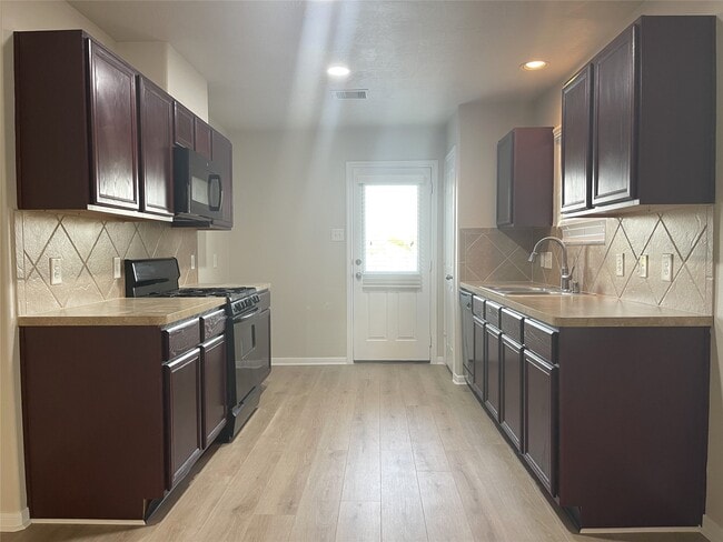Building Photo - 21527 Falvel Misty Dr