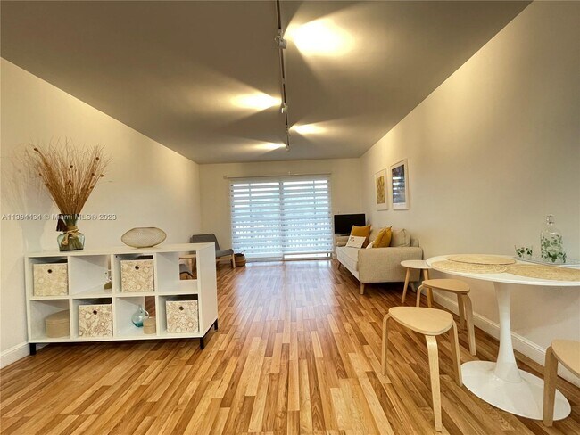 Foto del edificio - 13455 SW 16th Ct