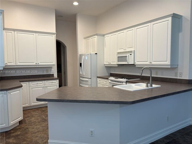 Building Photo - 18265 SE Ridgeview Dr