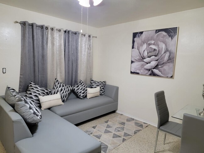 Foto del edificio - 458 E 24th St