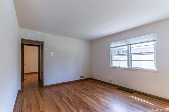Foto del edificio - 2480 S Humboldt St