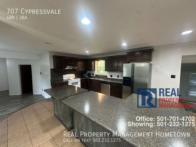 Building Photo - 707 Cypressvale-
