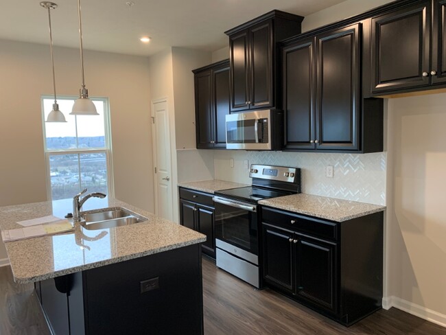 Building Photo - 2076 Cade Dr