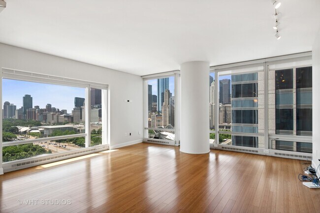 Building Photo - 340 E Randolph St