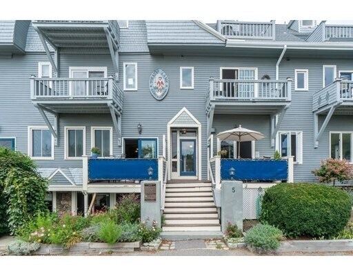 Primary Photo - 5 Pirates Ln
