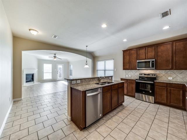 Building Photo - 801 Silver Moon Dr