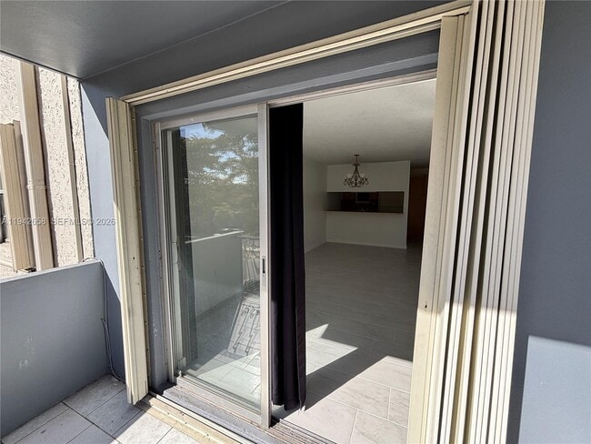 Foto del edificio - 3181 SW 13th St