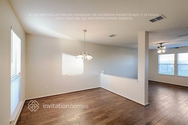 Building Photo - 2804 Mesa Valley Dr
