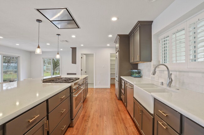 Building Photo - 1177 Fay Cir