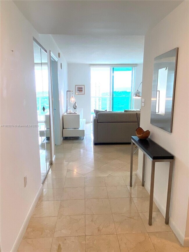 Foto del edificio - 2101 Brickell Ave