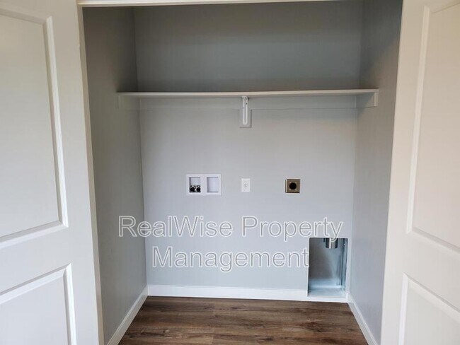 Foto del edificio - 220 Cheryl Ln