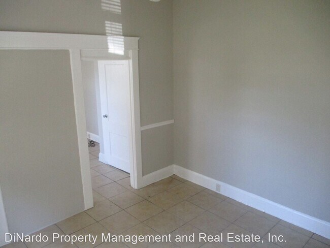 Foto del edificio - 258 E Graves Ave