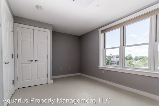 Building Photo - 2 br, 2 bath House - 207 Fore Street Unit 3