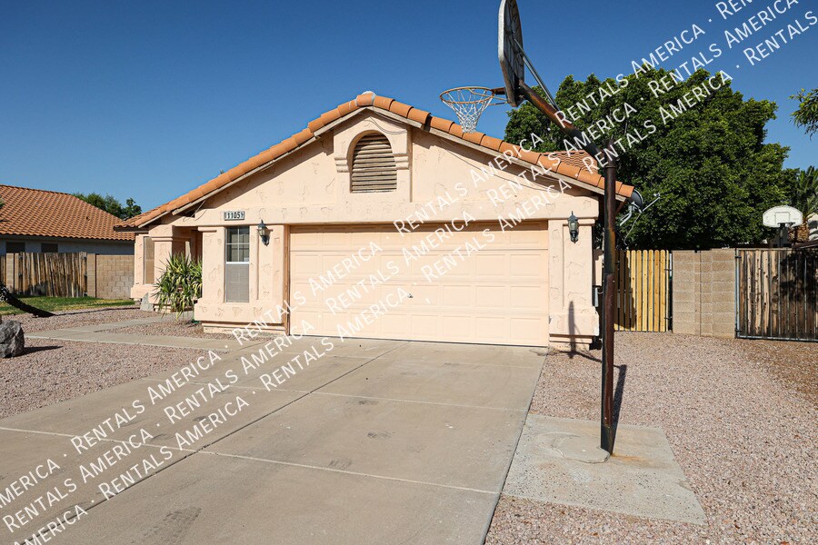Primary Photo - 1105 N Quail