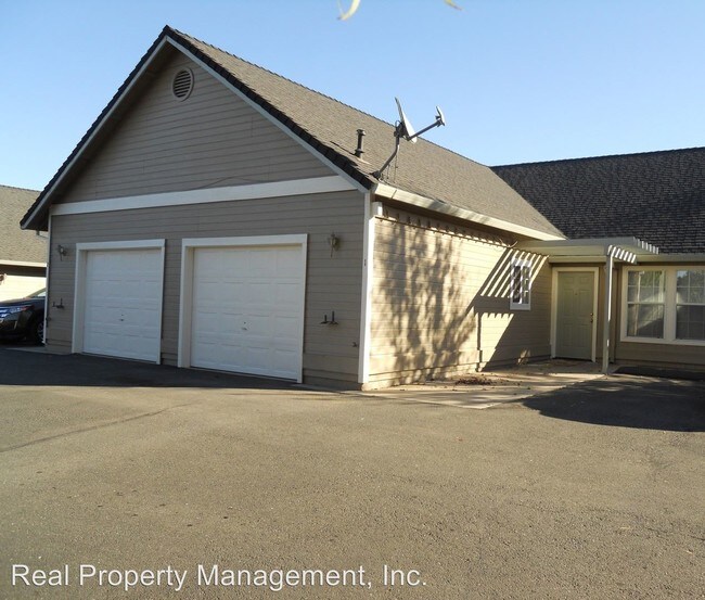 Building Photo - 802 Cally Ct