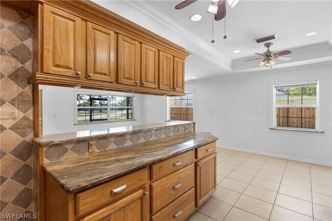 Building Photo - 2871 Poinciana St