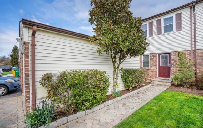 Foto del edificio - 214 Springwood Dr