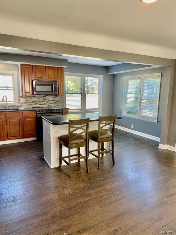 Foto del edificio - 2729 Kipling Ave