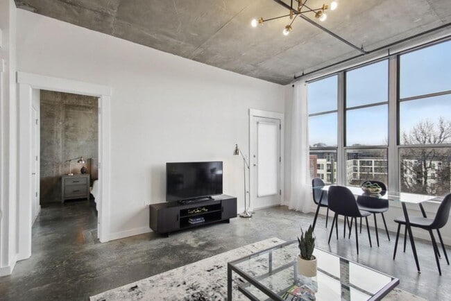 Foto del edificio - 245 North Highland Avenue Northeast