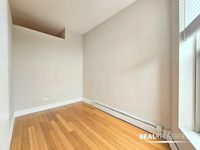 Foto del edificio - 2208 N Clark St